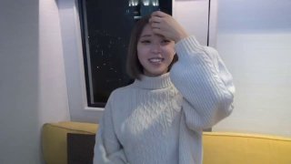 【小马探花】攻略女技师，按摩调调情，半套服务乳推舔背，69姿势互舔，猛插嘴最后口爆